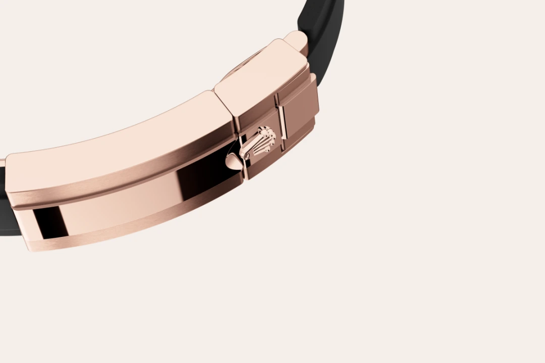 Rolex Cosmograph Daytona in Everose gold and diamonds with Sundust and bright black dial, bezel set with diamonds, and Oysterflex bracelet, m126535tbr-0002 - AH Riise Rolex Cosmograph Daytona in Everose gold and diamonds with Sundust and bright black dial, bezel set with diamonds, and Oysterflex bracelet, m126535tbr-0002 - AH Riise